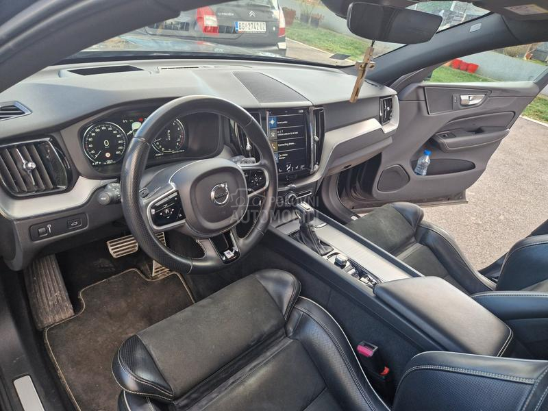 Volvo XC60 R-DESIGN