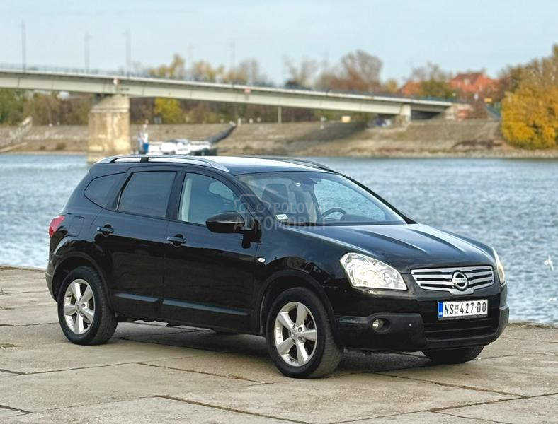 Nissan Qashqai + 2 
