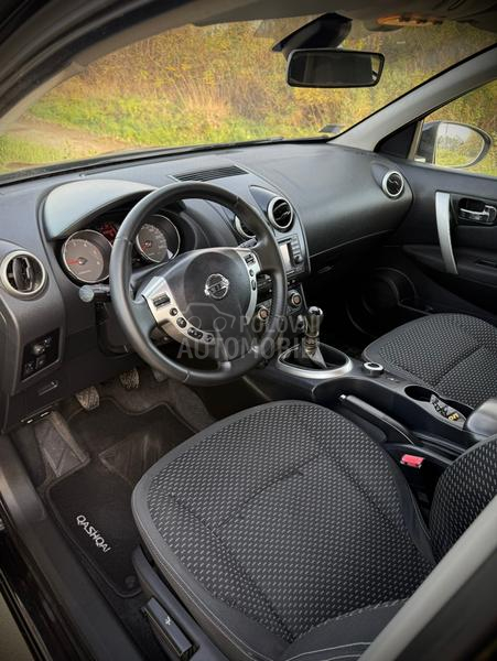 Nissan Qashqai + 2 