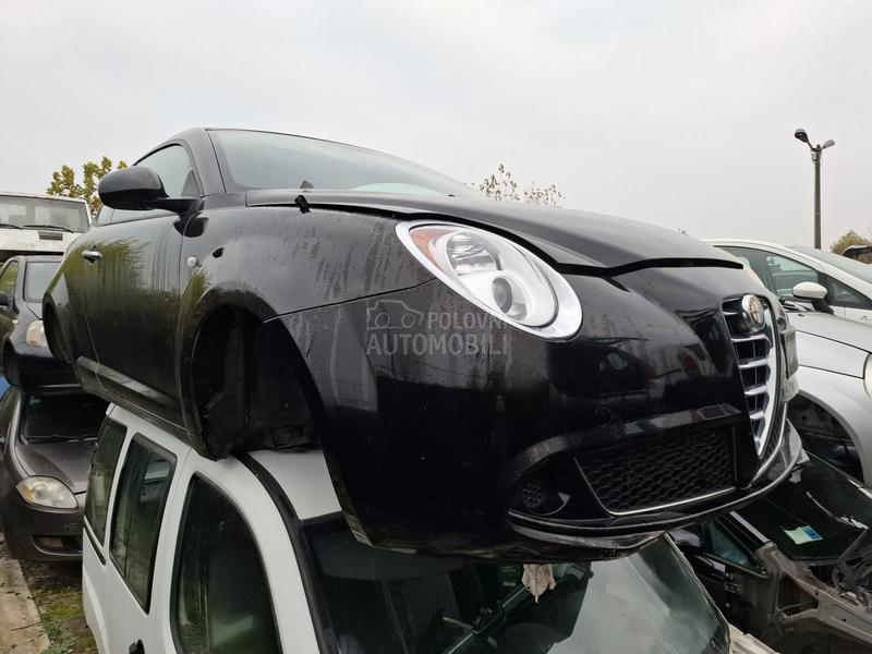 kompletan auto u delovima