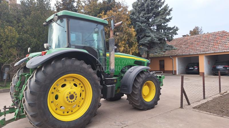 John Deere 8120