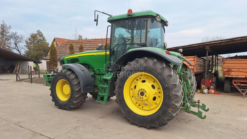 John Deere 8120