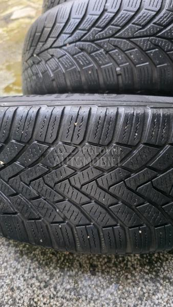 Continental 185/60 R15 Zimska