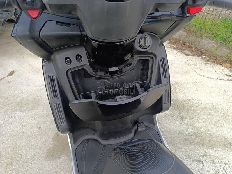 Peugeot metropolis 400