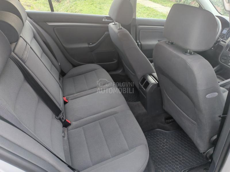 Volkswagen Golf 5 1.6 FSI