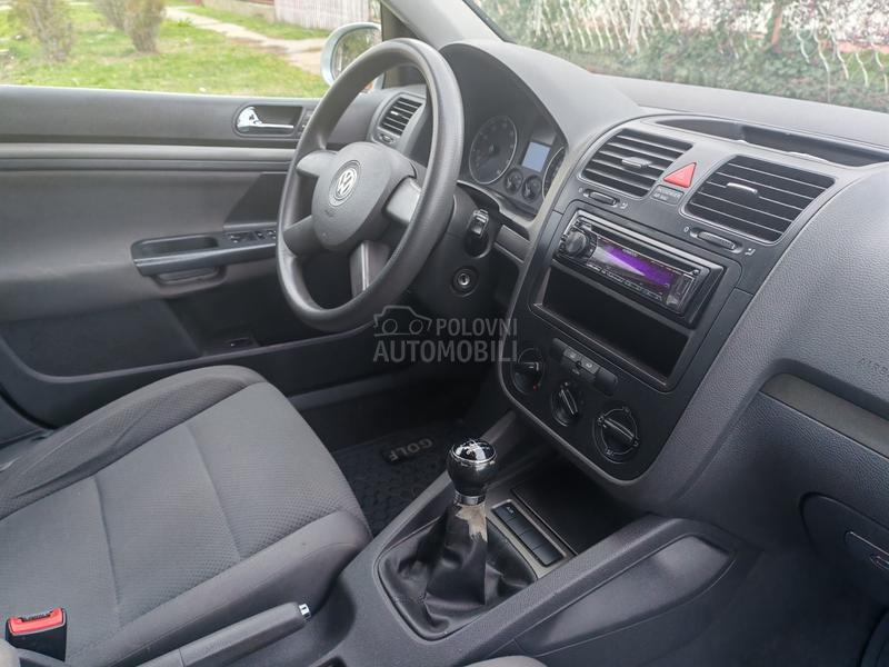 Volkswagen Golf 5 1.6 FSI