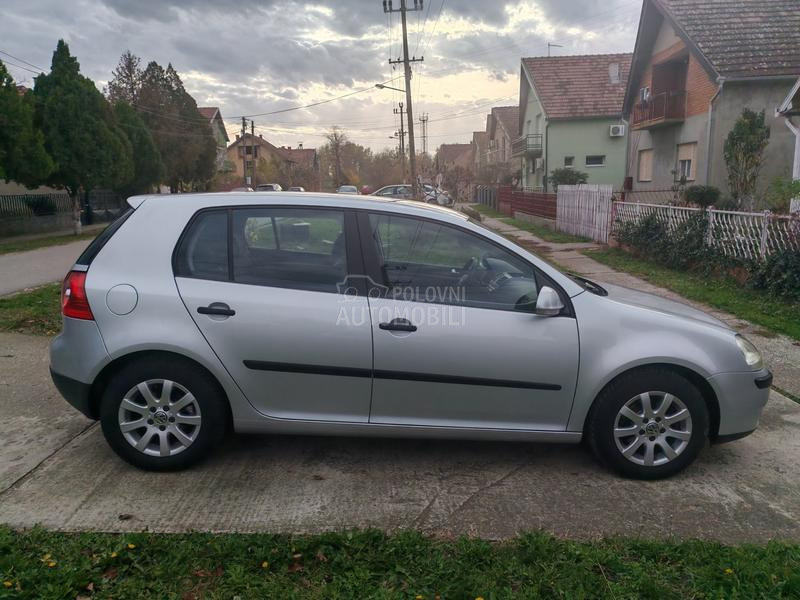 Volkswagen Golf 5 1.6 FSI