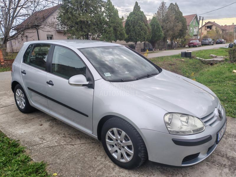 Volkswagen Golf 5 1.6 FSI