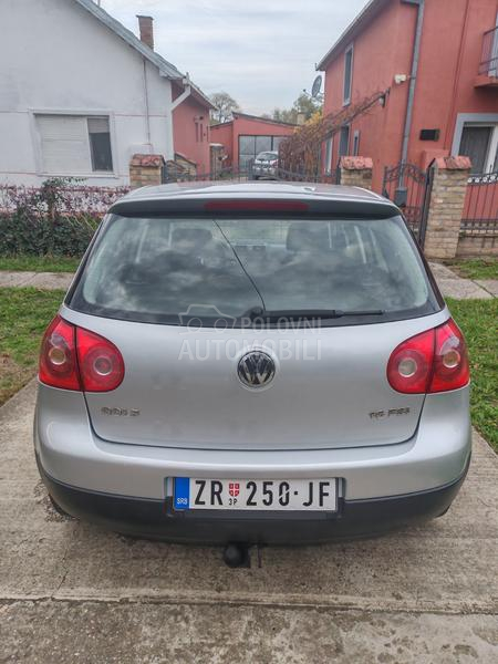 Volkswagen Golf 5 1.6 FSI