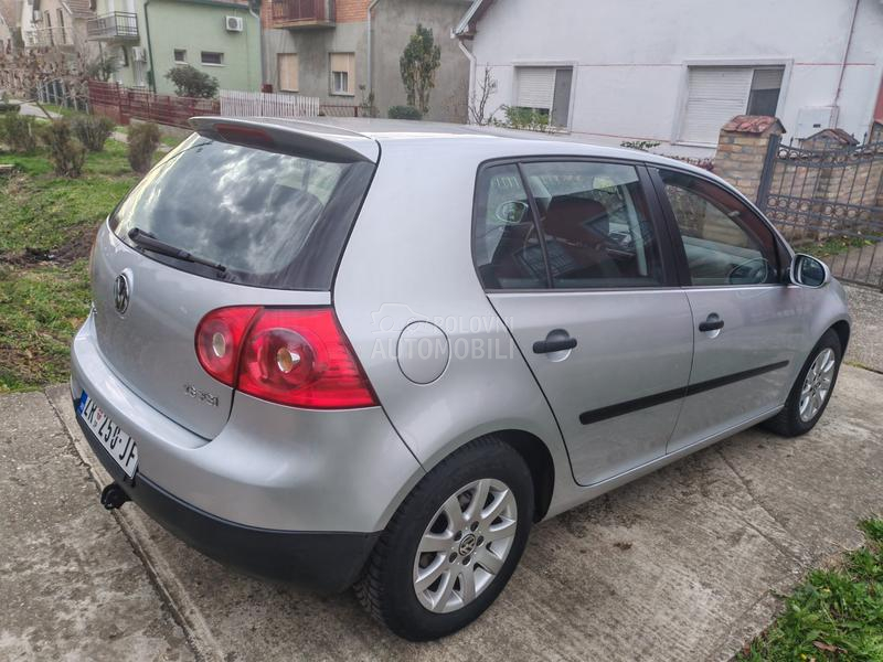 Volkswagen Golf 5 1.6 FSI