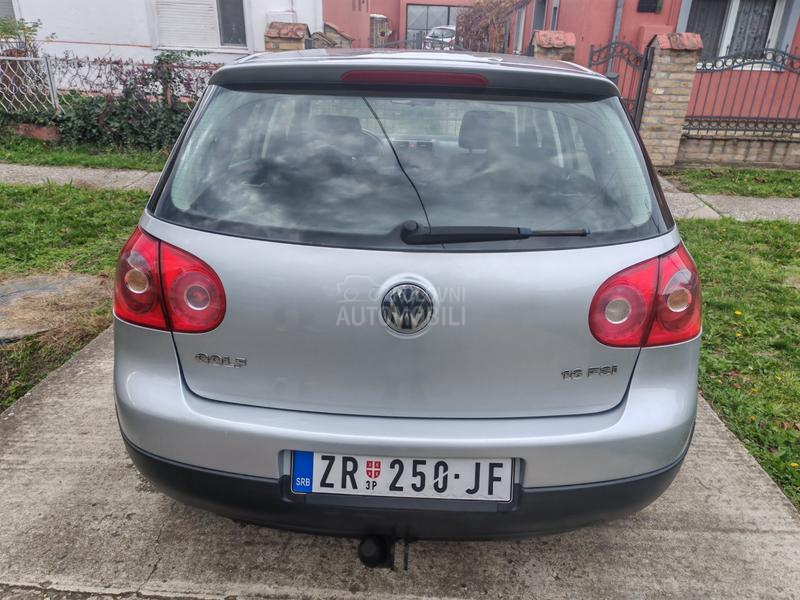 Volkswagen Golf 5 1.6 FSI