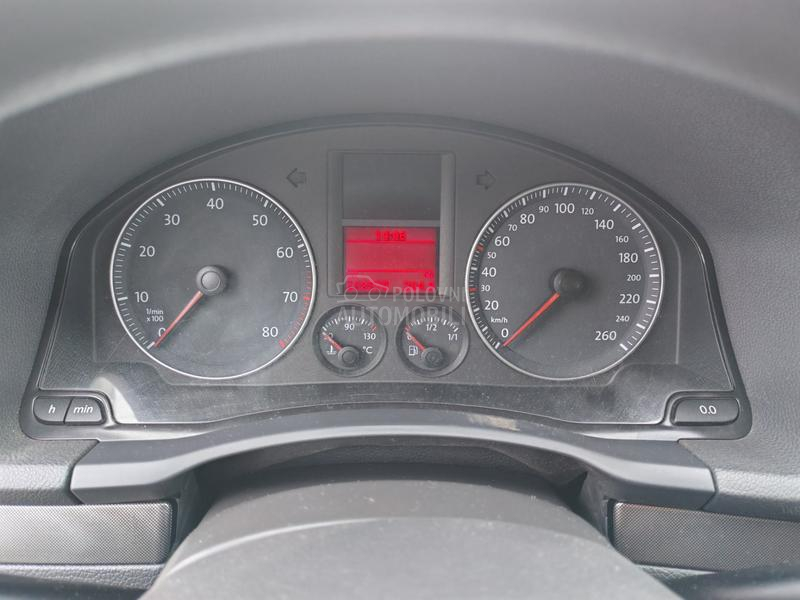 Volkswagen Golf 5 1.6 FSI