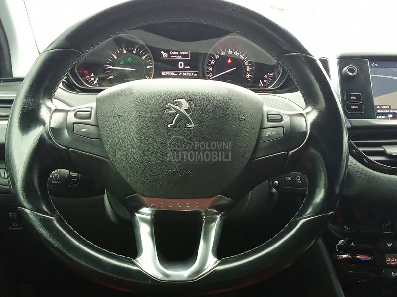 Peugeot 208 ALLURE