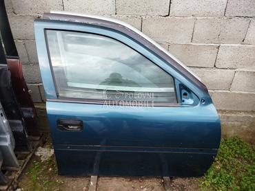 Prednja desna vrata z20m za Opel Vectra B od 2000. do 2003. god.