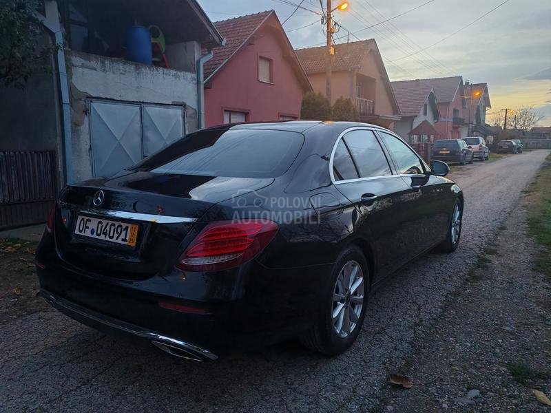 Mercedes Benz E 220 NOV