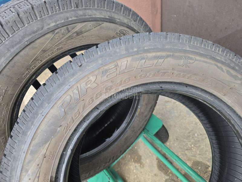 Pirelli 215/65 R16 Zimska