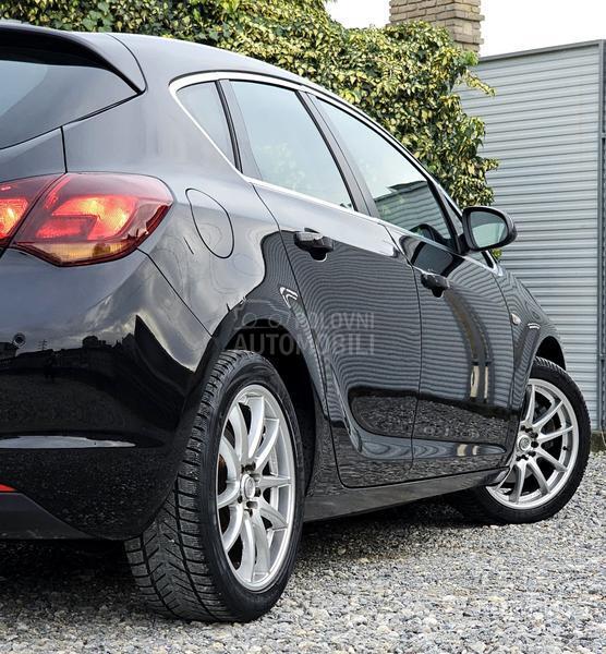 Opel Astra J 1.7 CDTi Cosmo