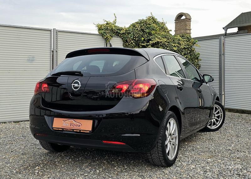 Opel Astra J 1.7 CDTi Cosmo