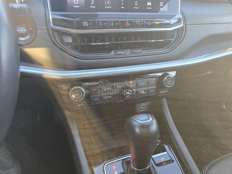 Jeep Compass 1.3 plug in