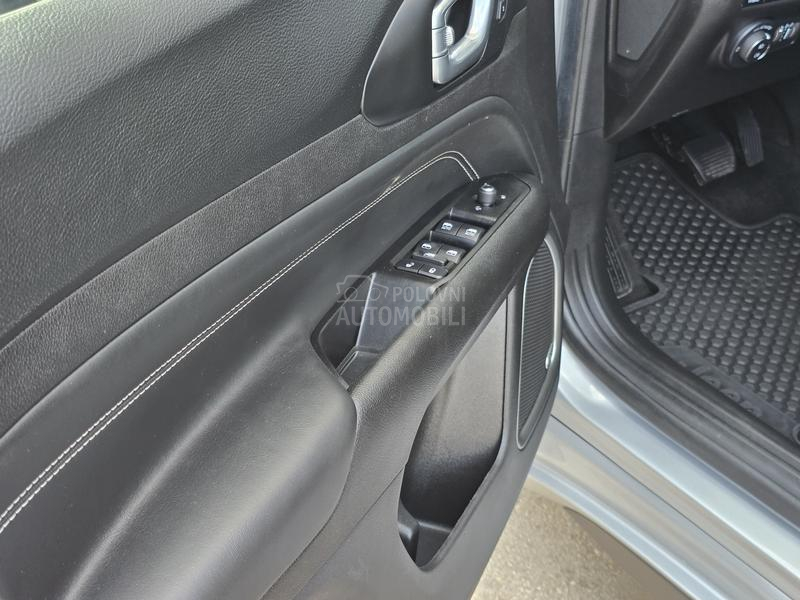 Jeep Compass 1.3 plug in