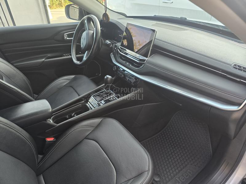 Jeep Compass 1.3 plug in