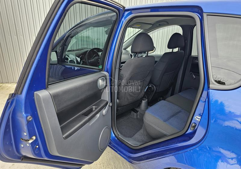 Mitsubishi Colt 1.3b /CH/