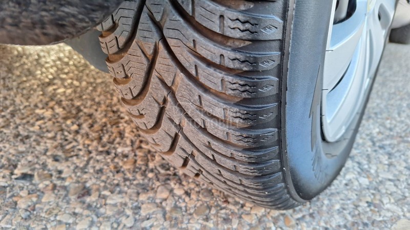 Volkswagen Touran 1.6 TDI  HIGH LINE