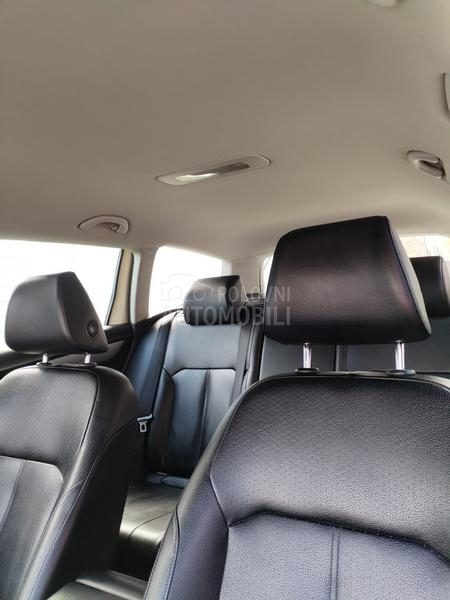 Volkswagen Passat B7 2.0 tdi
