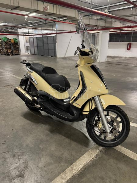 Piaggio BEVERLY 400ie tourer