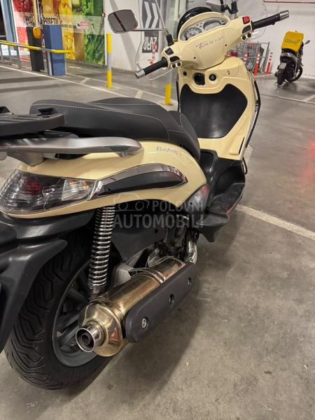 Piaggio BEVERLY 400ie tourer