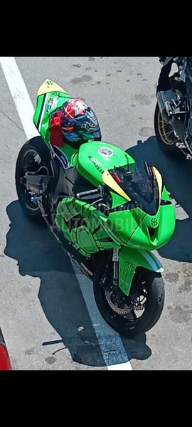 Kawasaki zx6r