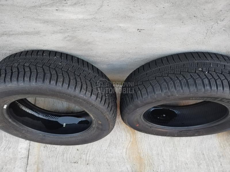 Hankook 205/60 R16 Zimska