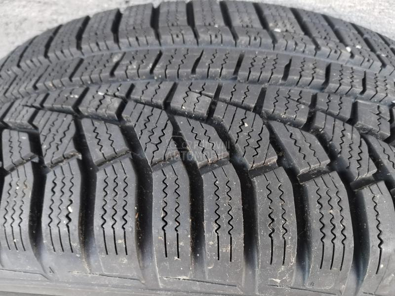 Hankook 205/60 R16 Zimska
