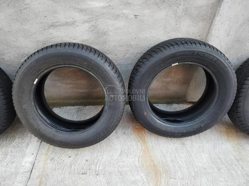 Hankook 205/60 R16 Zimska