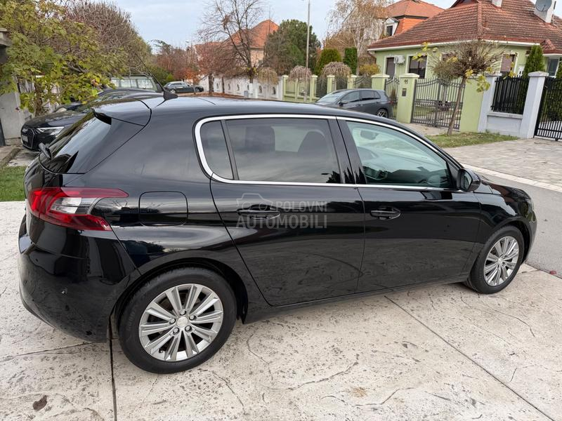 Peugeot 308 1.2. P.A.N.O ALLURE