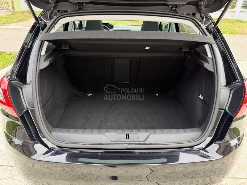 Peugeot 308 1.2. P.A.N.O ALLURE