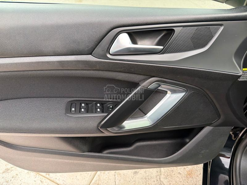 Peugeot 308 1.2. P.A.N.O ALLURE