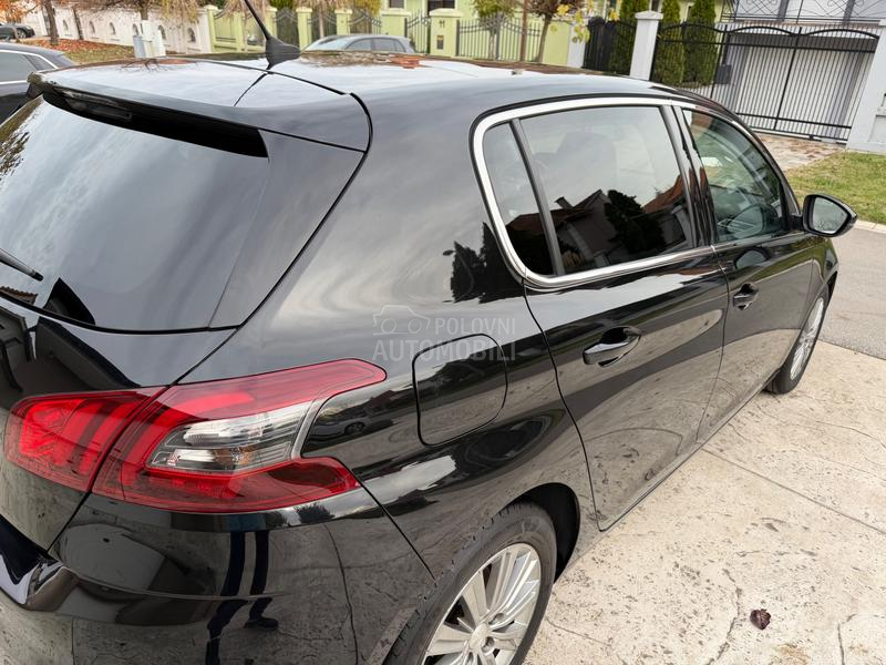 Peugeot 308 1.2. P.A.N.O ALLURE