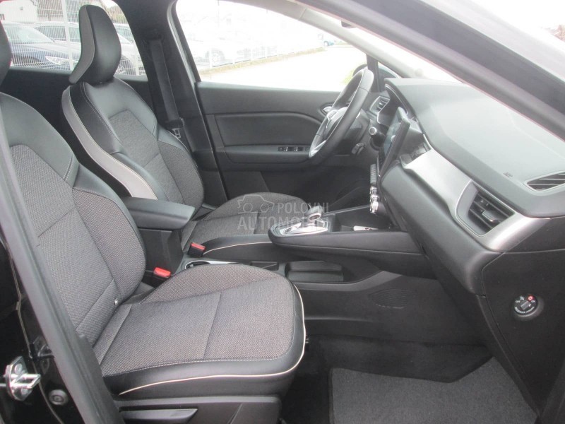 Renault Captur 1.6E-Tech Intens