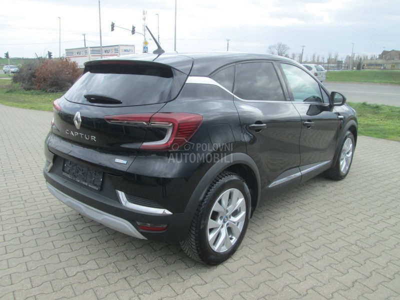 Renault Captur 1.6E-Tech Intens