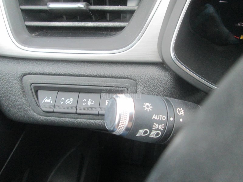 Renault Captur 1.6E-Tech Intens