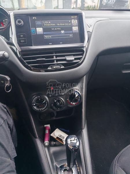 Peugeot 208 vti