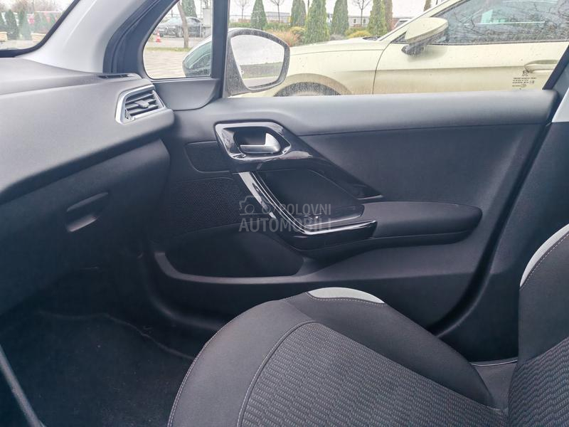 Peugeot 208 vti