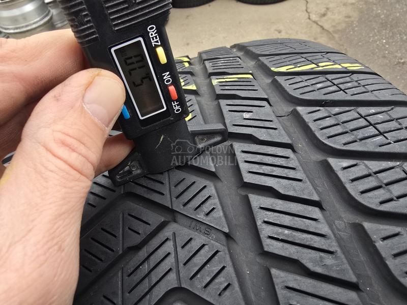 Pirelli 305/40 R20 Zimska