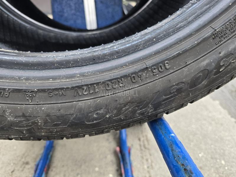 Pirelli 305/40 R20 Zimska