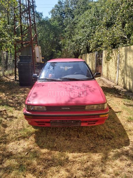 Toyota Corolla 1.6 Liftback 90