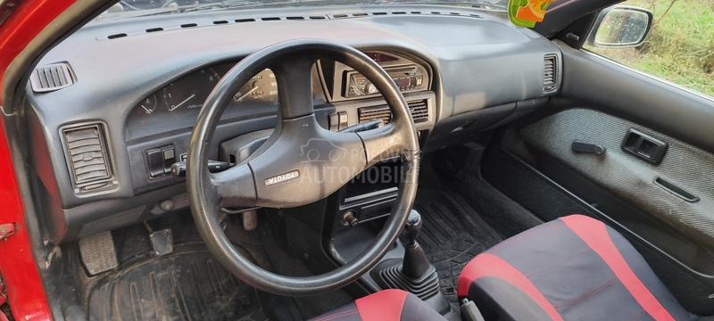 Toyota Corolla 1.6 Liftback 90