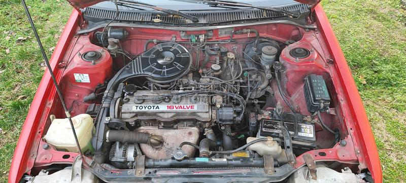 Toyota Corolla 1.6 Liftback 90