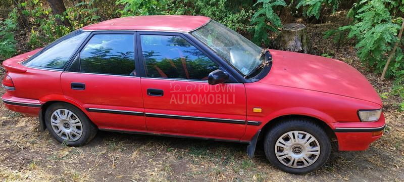 Toyota Corolla 1.6 Liftback 90