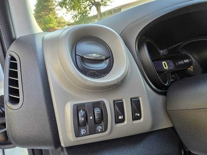 Renault Trafic 1.6CDTI.   N O V